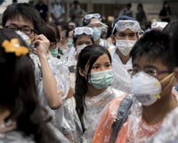 Hong Kong protesters embrace 'V for Vendetta' Guy Fawkes masks