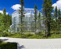 Hotter temperatures extend growing season for peatland plants