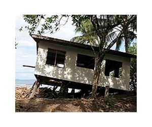 Thousands flee floods as cyclone batters Solomon Islands