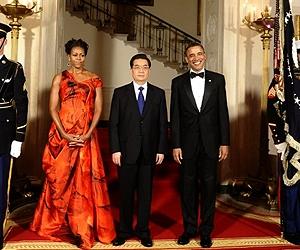 Obama summons pageantry for China's Hu