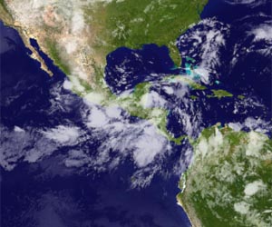 New storms loom as tourists seek Acapulco exit