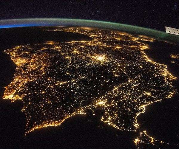 Fire near Spain's border with France spreading rapidly
