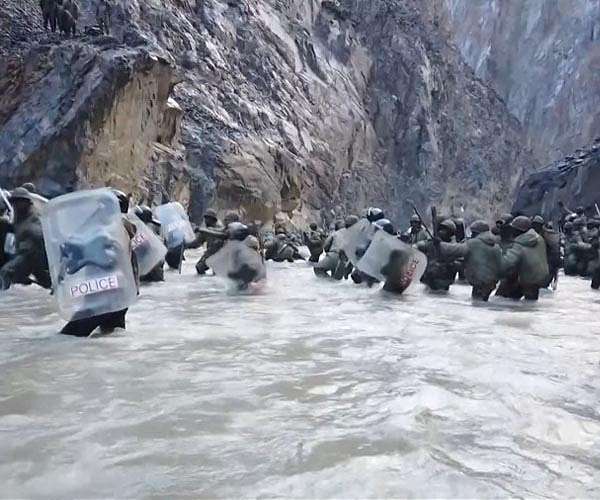 Chinese blogger charged with 'defaming martyrs' after border-clash posts