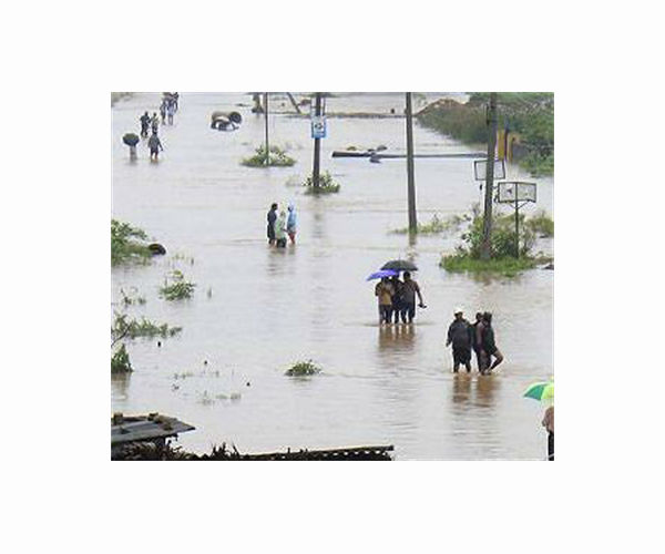 Fears of worsening India floods; Torrential rain floods eastern Spain