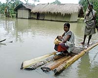 Medics fight disease after SAsia floods