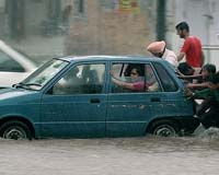 Greenpeace calls for curbs on India's car emissions