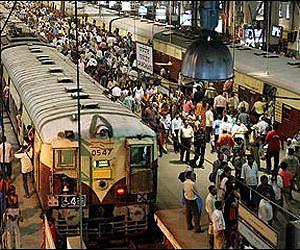 Mumbai's last generation of letter writers signs out