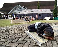 Hundreds of homes damaged as quake shakes Indonesia