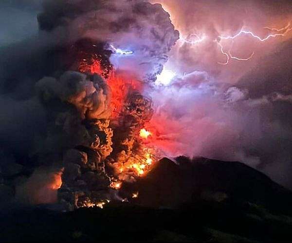 Indonesia's Mount Ruang erupts again, closes international airport
