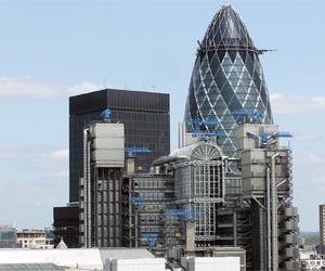 Munich Re says profits quadrupled in 2012