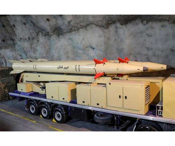 Iran Guards unveil missile said to put Israel in reach