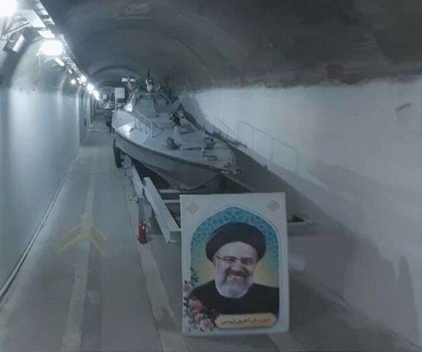 Iran Guards unveil underground naval base