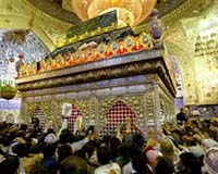 Crowds mass in Iraq's Karbala for mourning ritual