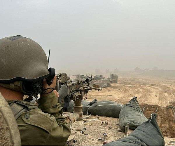 Israel renews Gaza attacks, accuses Hamas of breaking cease-fire