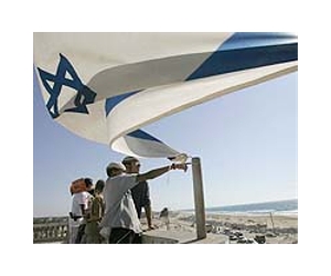 Suspected settler attack on Israel army cars