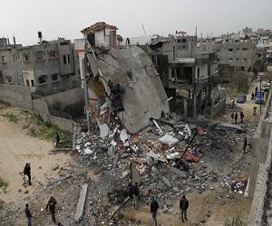 Gazans search desperately for safe place under fire