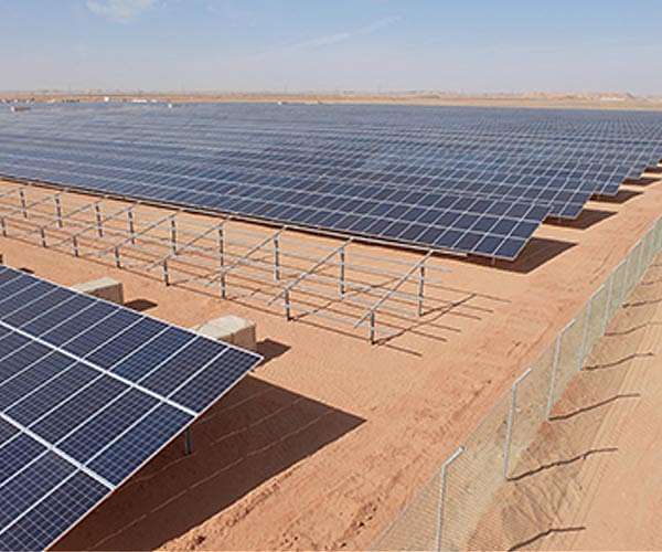 Shedding light on solar farm impacts in deserts through energy meteorology