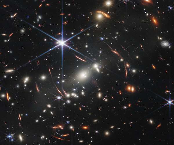 Galaxy clusters yield new evidence for standard model of cosmology