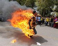 Two Tibetans set themselves on fire: reports