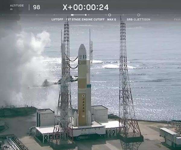 Japan H3 rocket fails, destruct command issued