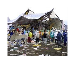 Japan medics bring high-tech fixes to Philippines typhoon