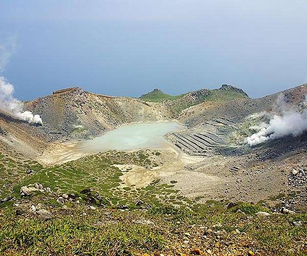 Japan issues alert after volcano erupts