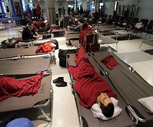 US travel chaos continues with 20,000 flights cancelled