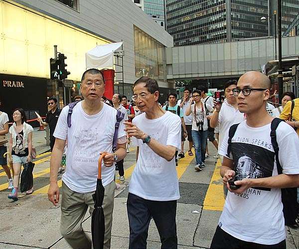 'Stand tall': Lai writes letter from jail; Gang ransacks newspaper office