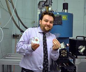 Research team induce high-temperature superconductivity in a semiconductor with Scotch tape