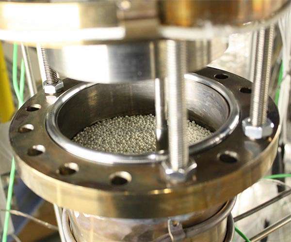 Renewable energy sources: On the way towards large-scale thermal storage systems