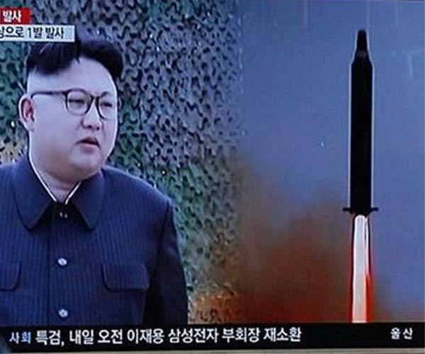 Kim Jong Un oversees transfer of new tactical missile launchers to border