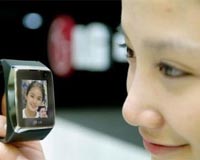 SKorea's LG unveils watch-shaped mobile for video calls