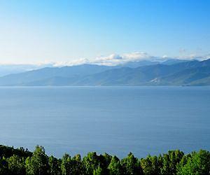 Swiss ultralight trikes used to explore Lake Baikal