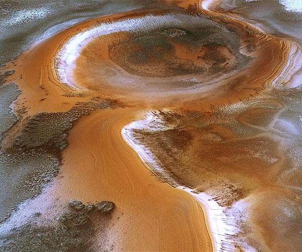 Martian winter wonderland across Ultimi Scopuli