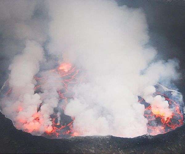 Tourists and gorillas 'safe' after DRC volcano eruption