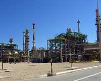 Libya rebels say oil crisis can be resolved, but no end in sight