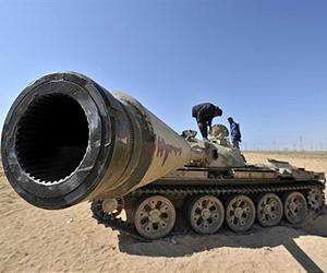 Libya in crisis as armed groups throttle oil supplies