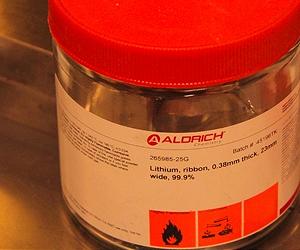 Research Into Batteries Will Give Electric Cars The Same Range As Petrol Cars
