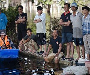 Flood-weary residents lash out in Bangkok