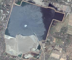 Indonesia mud volcano still spewing sludge four years later