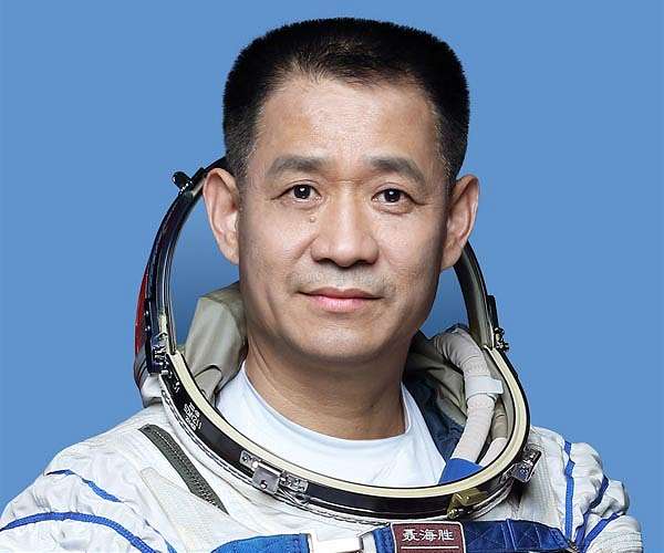 Commander takes place in China's space history