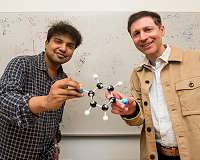 Less is more when it comes to predicting molecules' conductivity