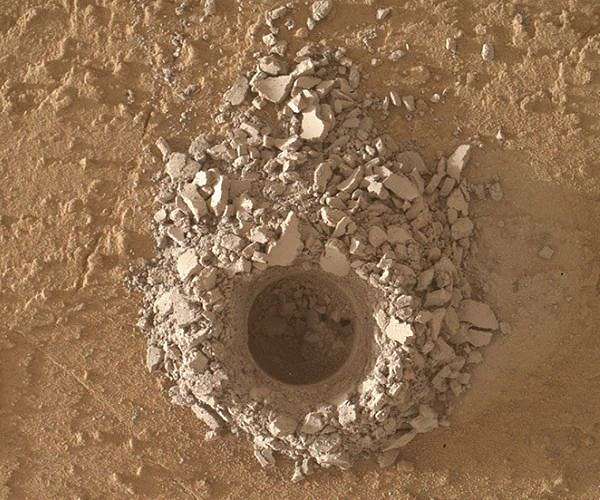 MAHLI works the night shift: Sols 3837-3838