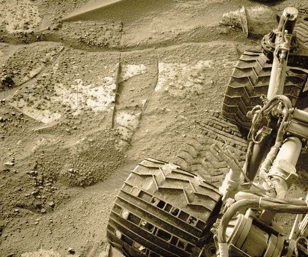 Blazing a path to the Gediz Vallis Ridge: Sols 3914-3915