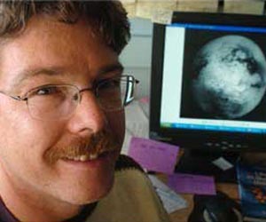 WSU astrobiologist proposes fleet of probes to seek life on Mars
