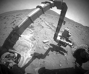 Opportunity Uses Robotic Arm Tools on Rock