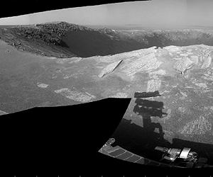 Rover Continues To Explore Santa Maria Crater