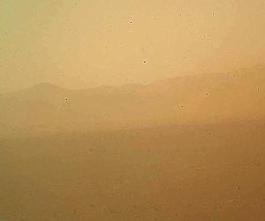 NASA's Mars rover sends back stunning pictures