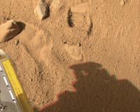 Phoenix Scoops Up Some Martian Soil