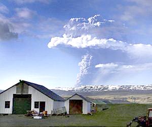 Iceland's Grimsvoetn volcano eruption over: official